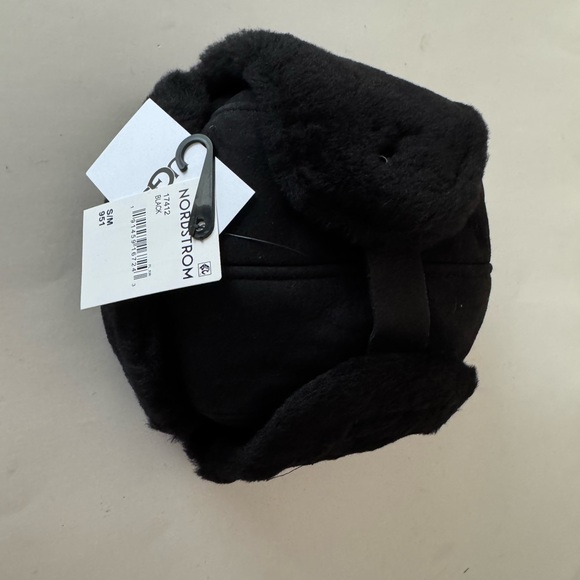 UGG ​genuine shearling suede black trapper hat. Aviator. Sheepskin. Medium - Picture 13 of 13